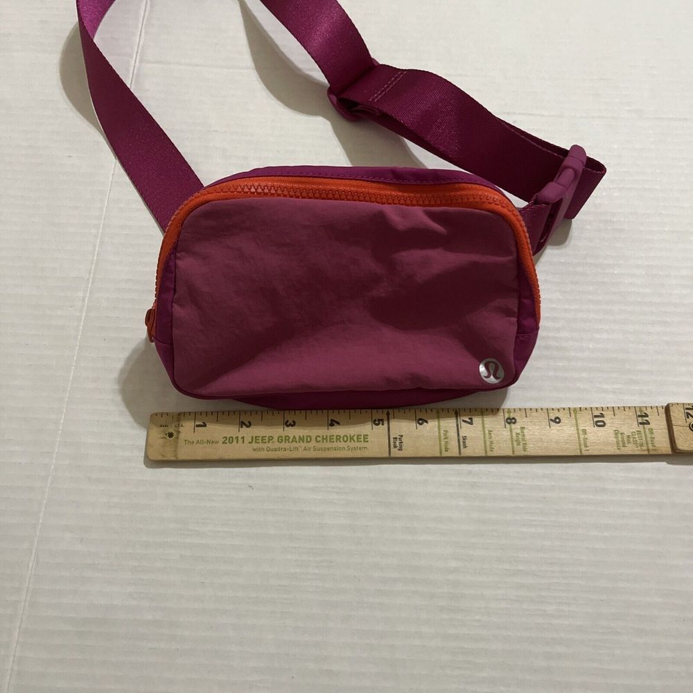 Original OG LULULEMON Everywhere Belt Bag Pink Lychee Raspberry PLYC/RIPR - Picture 9 of 10